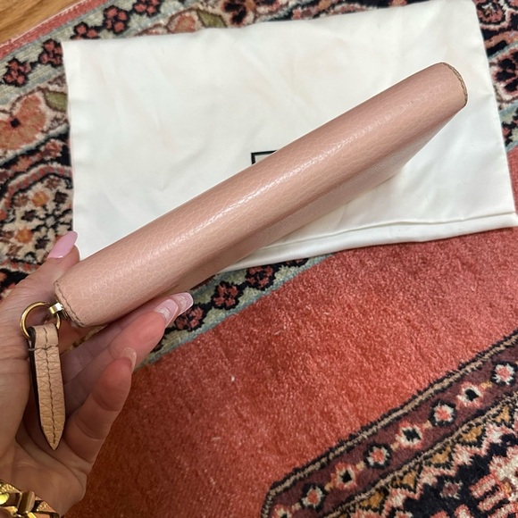 Gucci Marmont Zip Around Continental Wallet in light pink - Picture 5 of 12